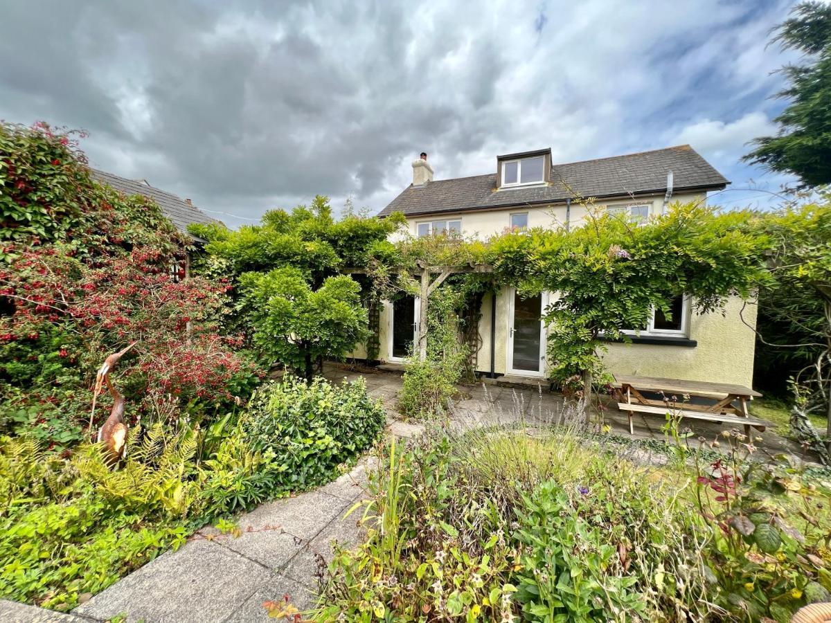 The Old Bakery, In The Heart Of St Ann's Chapel Holiday home *